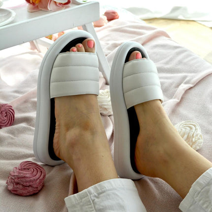 Women's slide sandals made of genuine leather