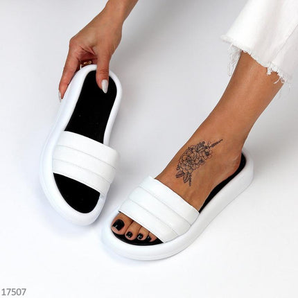 Women's slide sandals made of genuine leather