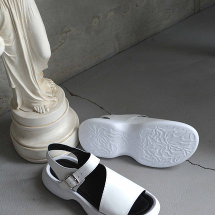 Women's leather sandals