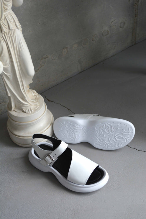 Women's leather sandals