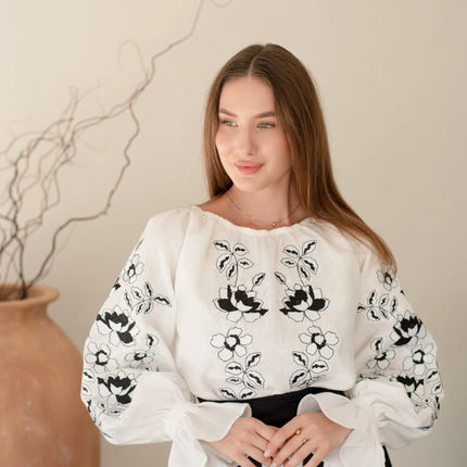 Women’s Ukrainian Embroidered Set – Long Linen Dress & Traditional Plakhta