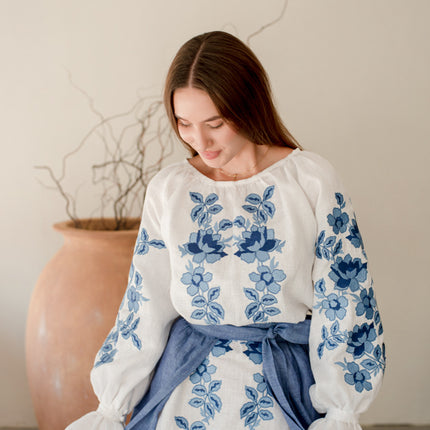 Women’s Ukrainian Embroidered Set – Long Linen Dress & Traditional Plakhta