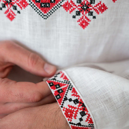 Embroidered men's linen shirt