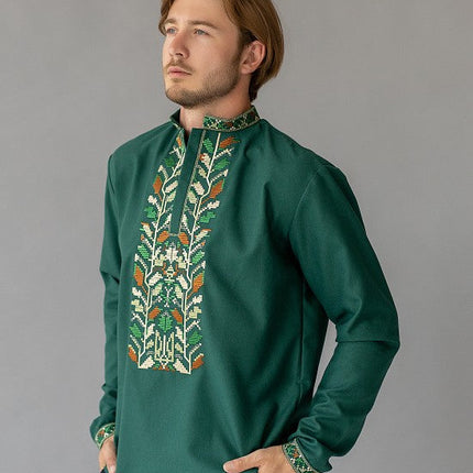 Men's embroidered shirt with oak embroidery