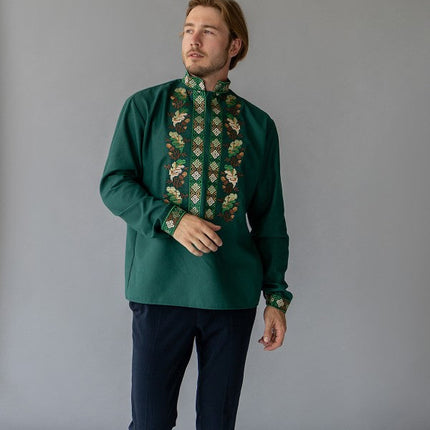 Men's embroidered shirt with oak embroidery