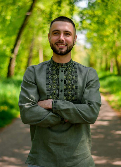 Men's vyshyvanka