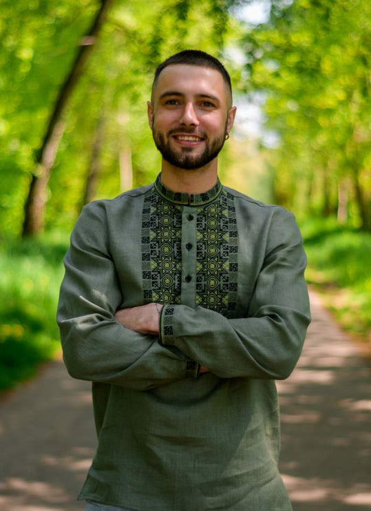 Men's vyshyvanka
