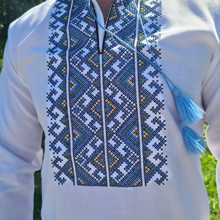 Men's embroidered shirt made of homespun fabric