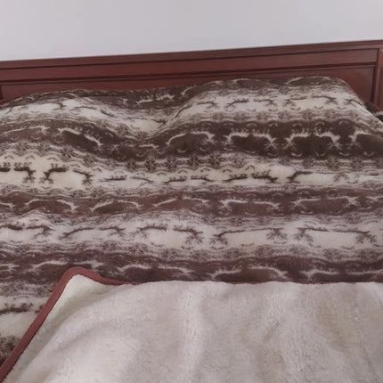 Sheep's wool blanket 2m x 2.2m. Eurostandard Wool Blanket from the Carpathians.