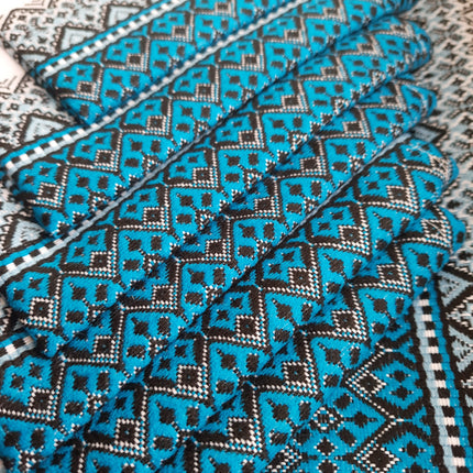 Ukrainian linen tablecloth with folk pattern and 6 napkins