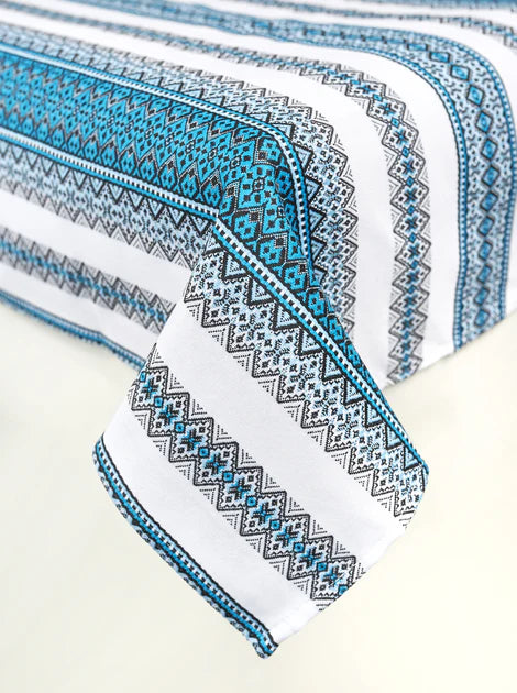 Ukrainian linen tablecloth with folk pattern and 6 napkins