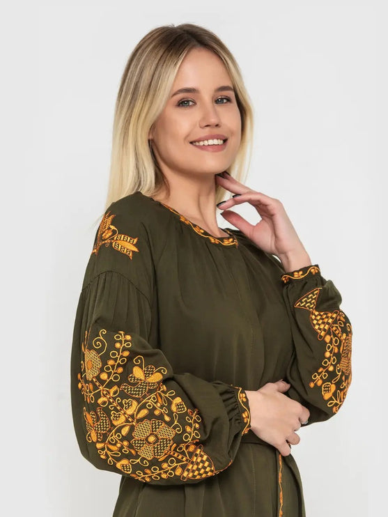 Ukrainian dress vyshyvanka_876554534535456464565756