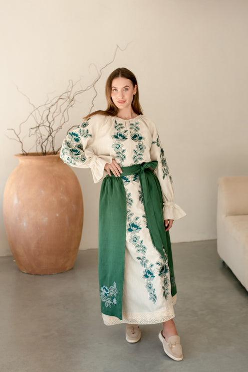 Women’s Ukrainian Embroidered Set – Long Linen Dress & Traditional Plakhta