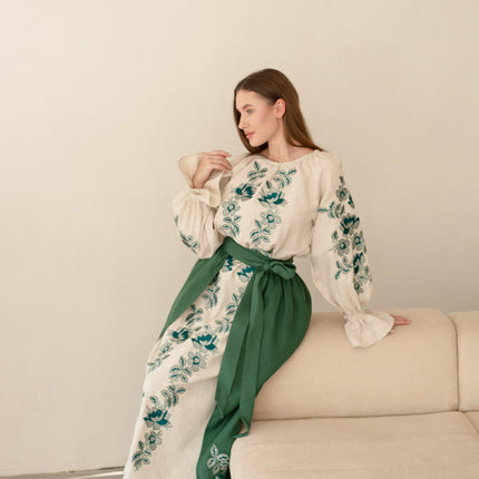Women’s Ukrainian Embroidered Set – Long Linen Dress & Traditional Plakhta