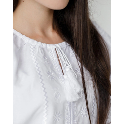 Women’s Ukrainian Vyshyvanka Blouse Zirka