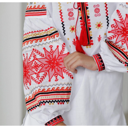 Women’s Ukrainian Vyshyvanka Blouse Zirka
