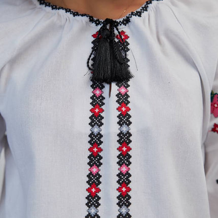 Women's embroidered shirt Unconquered
