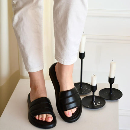 Women's slide sandals made of genuine leather