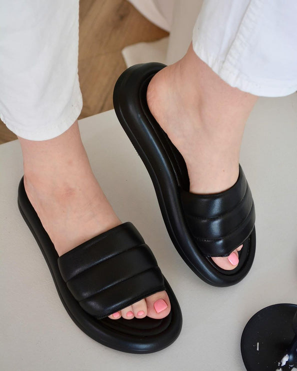 Women's slide sandals made of genuine leather
