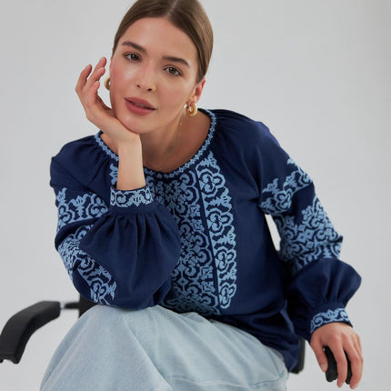 Women vyshyvanka Ukrainochka